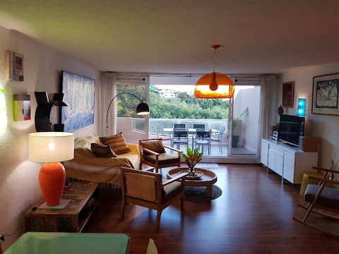 Large, bright and spacious apartment, sea view