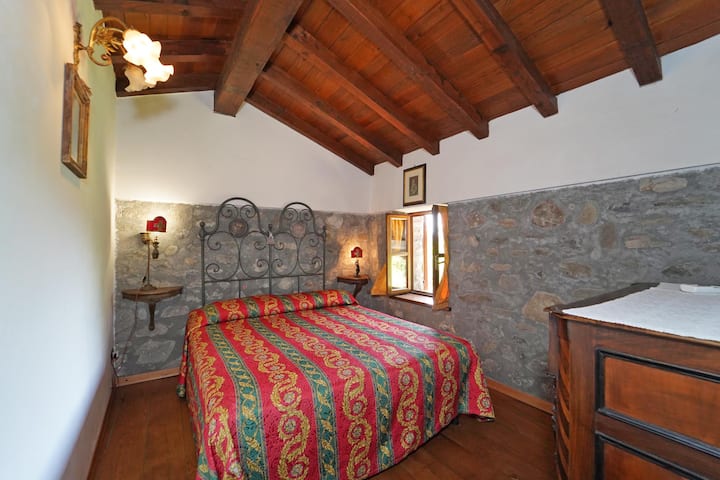 Villa Le Due Lune - Luna Blu - 1stFloor, D. Bedroom with bathroom ensuite