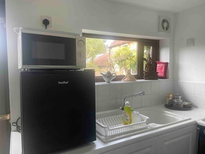 Self-contained Garden Room In Pretty Beaminster - Crewkerne
