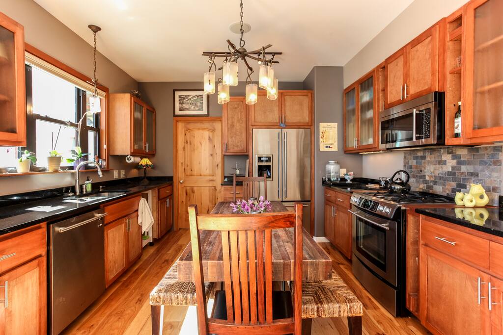 Cottage B: Modern kitchen, fully stocked with every appliance imaginable.