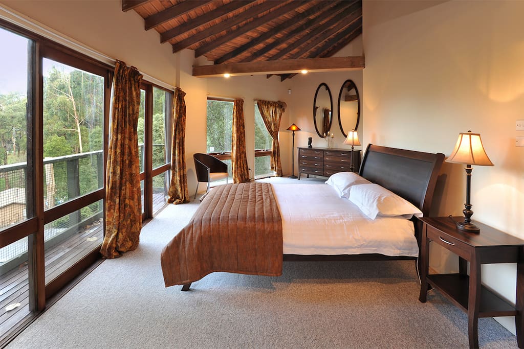 Queen bedroom 1