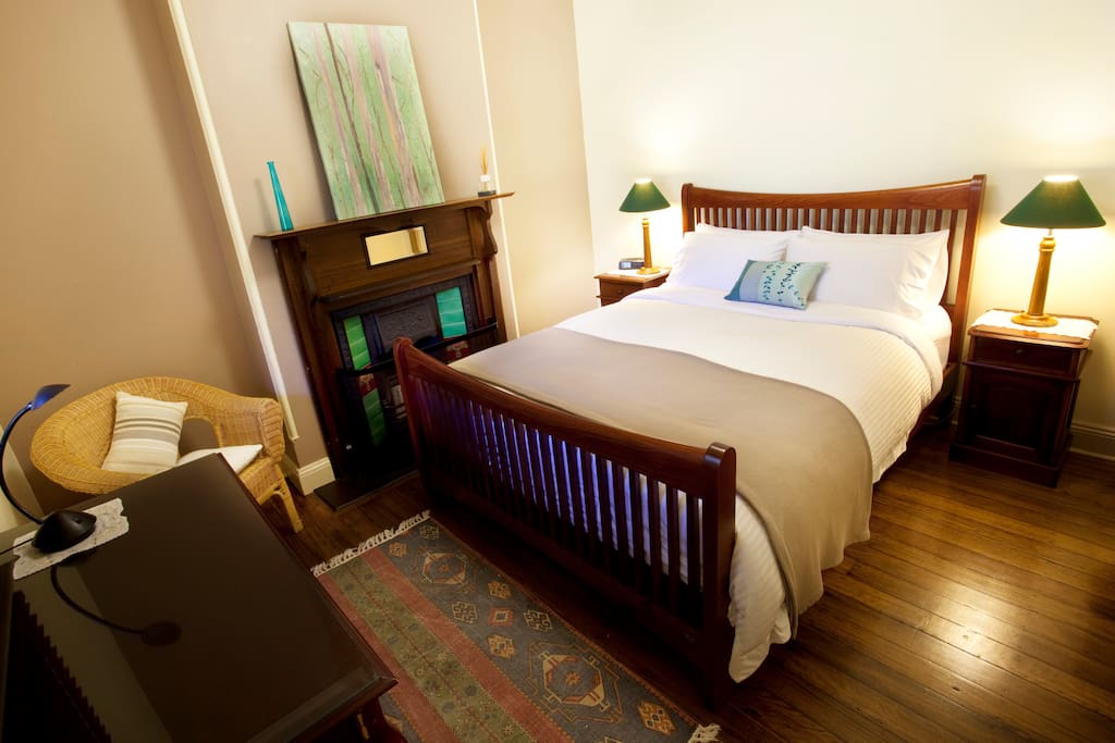 The Grevillea Room with Queen Bed