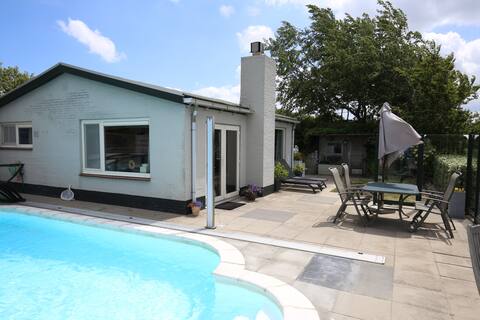 Detached cottage with huge pool