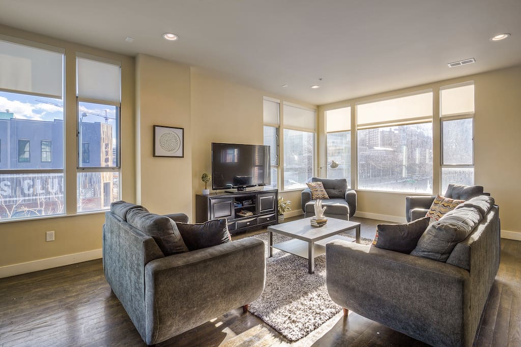 Enjoy amazing views of downtown from the spacious living room!