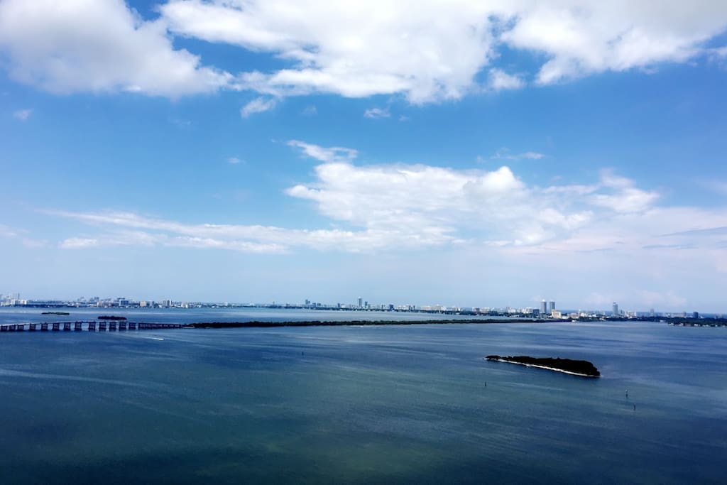 Astonishing Balcony view of Julia Tuttle Causeway (leading to Miami Beach)