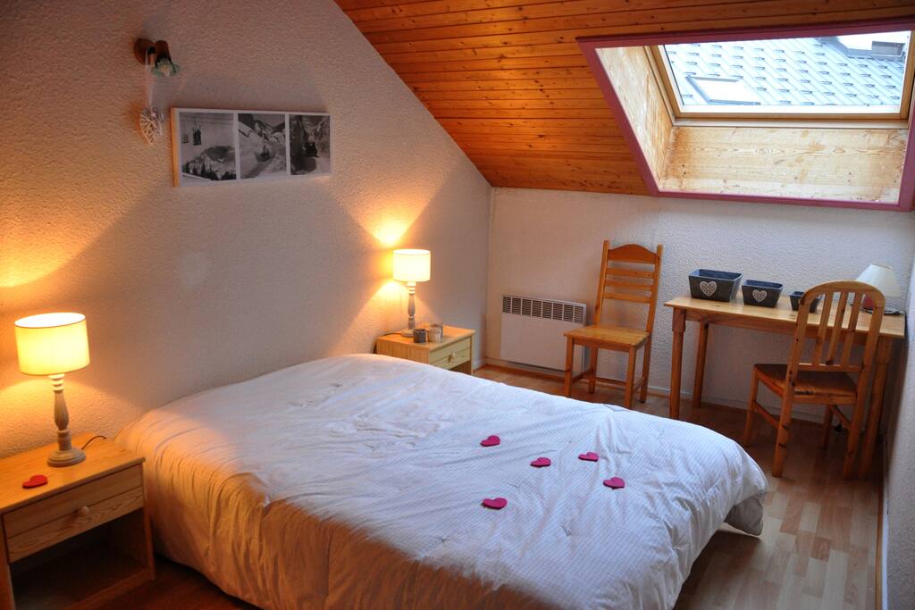 La Chambre rose et grise pour 1 couple
