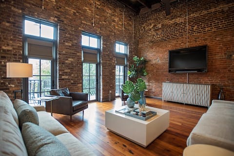 Top performing Airbnb: 215 N. Court St. Apt. A in Florence