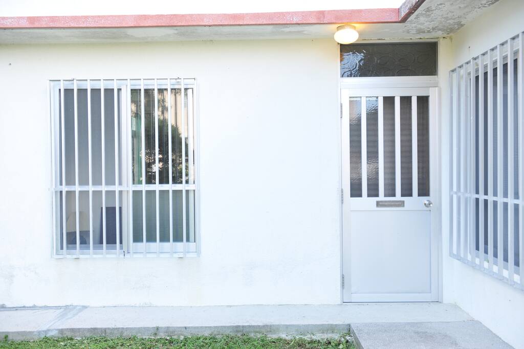 1F Main Entrance
of PokaHouse1F
