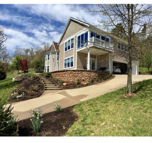 4 bedroom, 3 Bath home just outside Pittsburgh
