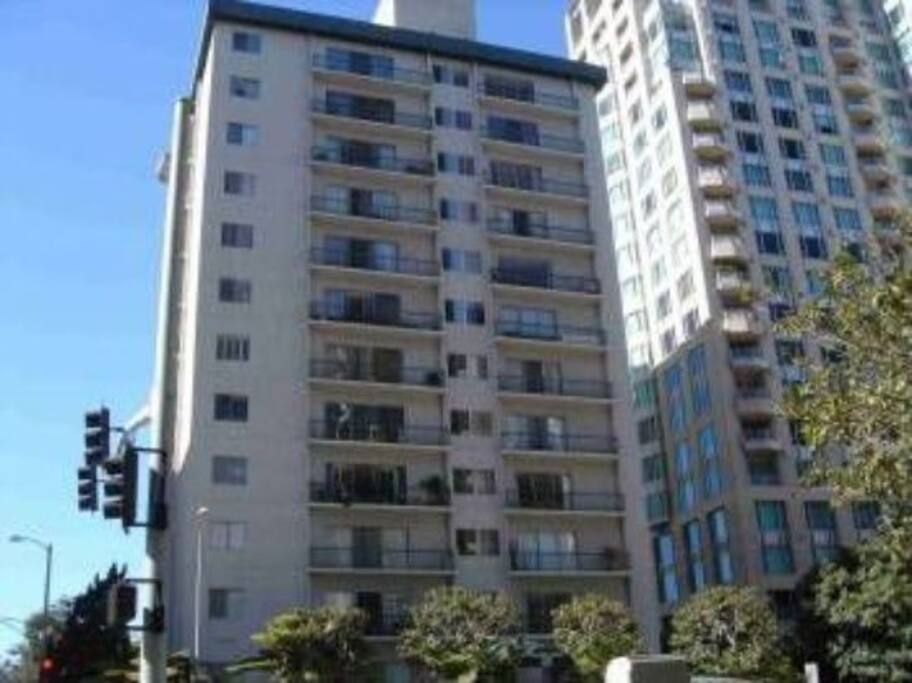 PENTHOUSE ON TOP FLOOR ,VIEW,VIEW VIEW