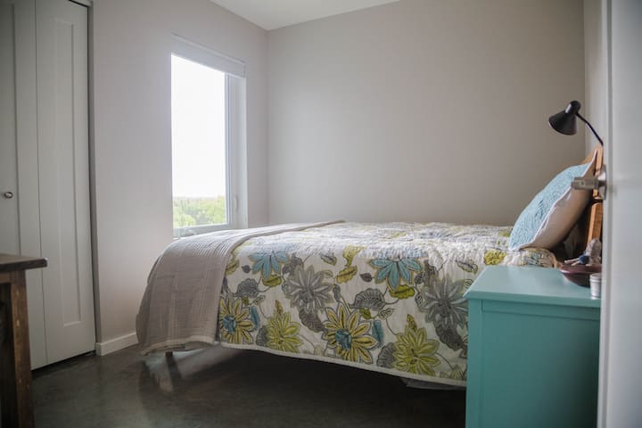 Dhoma e dytë e gjumit. 