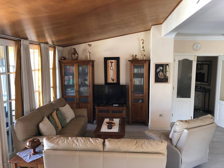 Comfortable lounge, smart TV with a good selection of channels