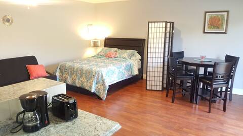 Private StudioApt. In-suite free W&D LongStays-Yes
