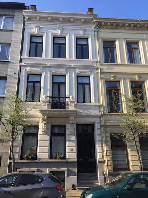 Duplex apartment in an original Antwerp town house