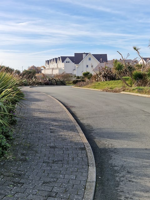 Top Airbnb: House with sea & mountain views in Trearddur