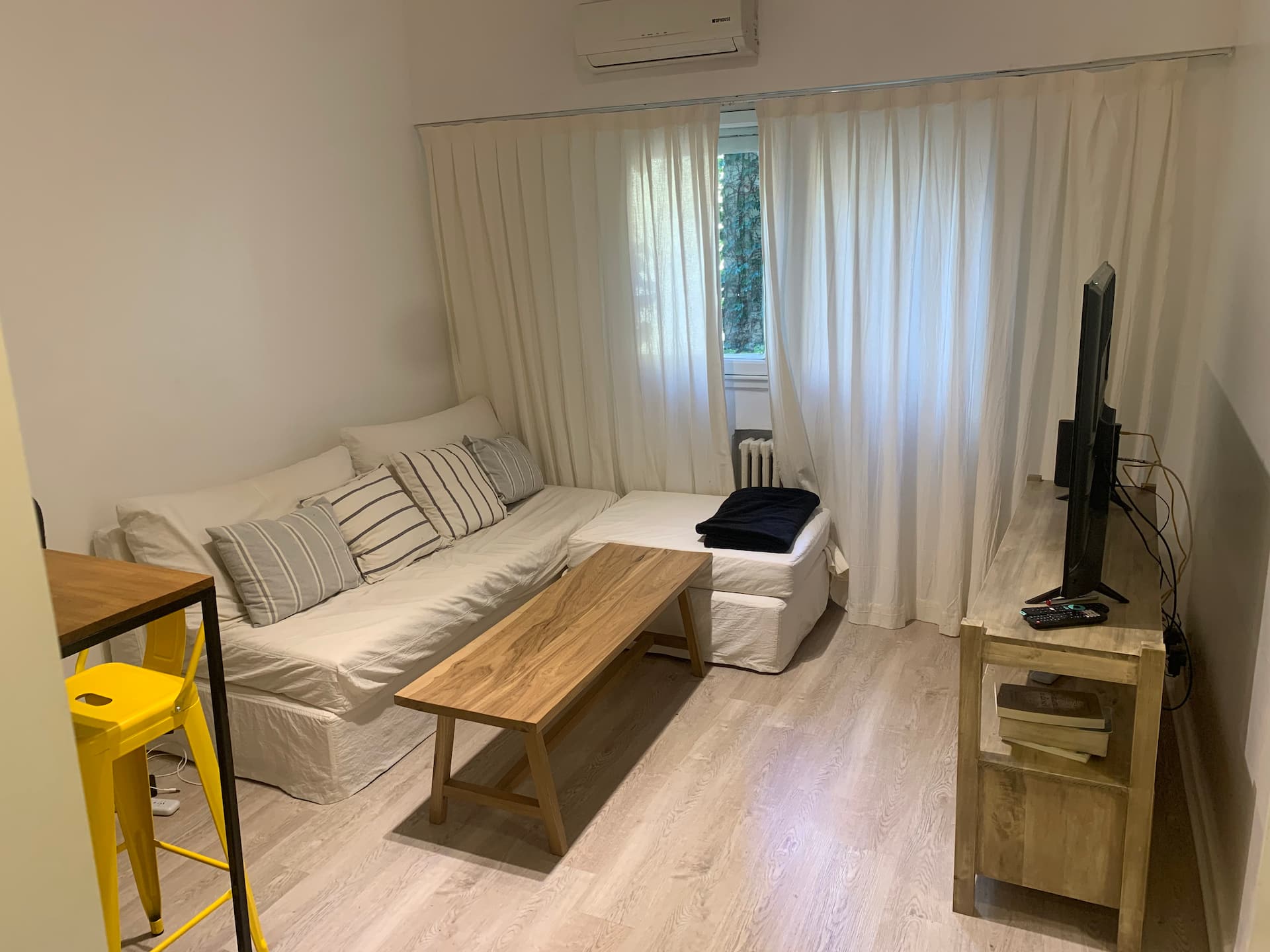 Two-bedroom apartment in Recoleta
