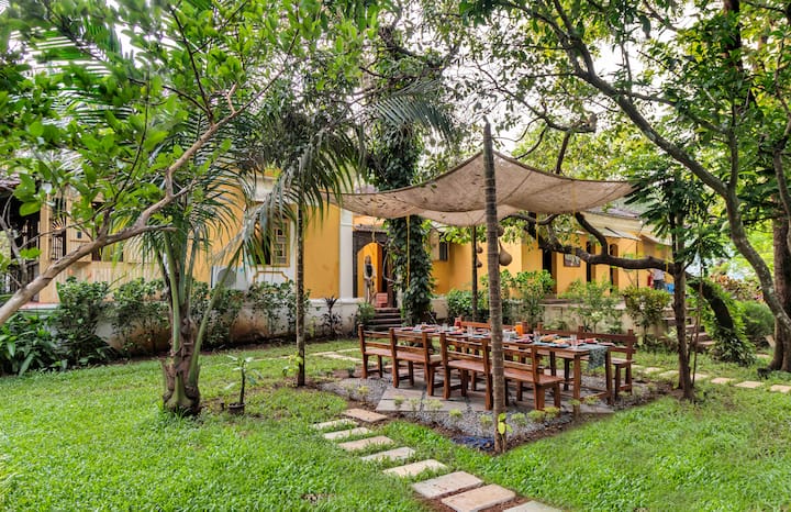 Poolside Dining experience