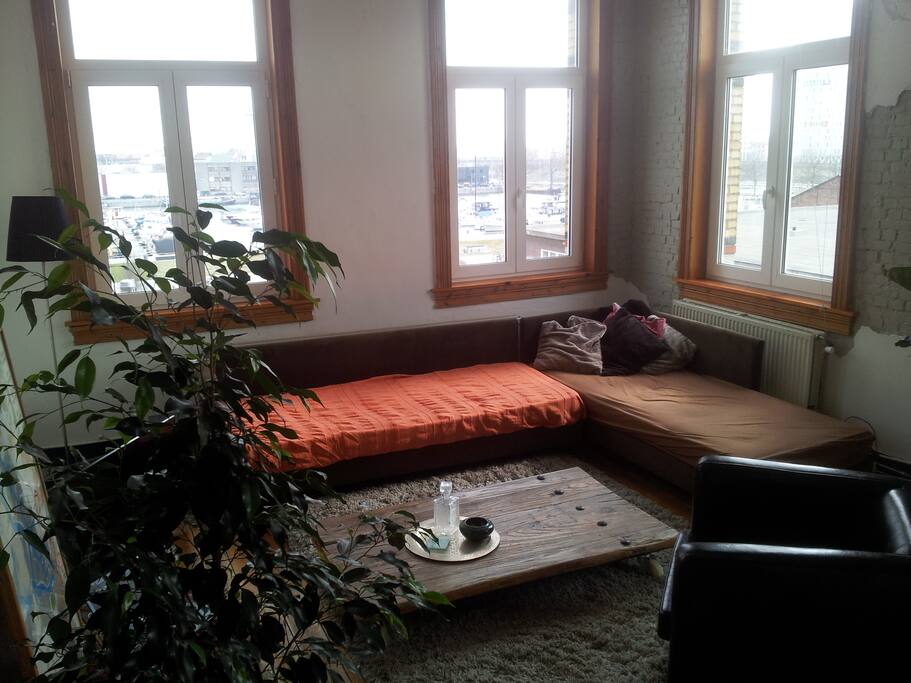 Bright and furnished livingroom