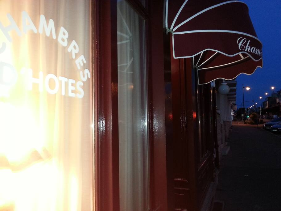 En montant vers le village de Paramé (tous commerces et 2 beaux marchés les mercredis et samedis) l'extérieur