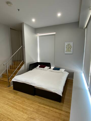 Halifax Homies CBD - WiFi - NIGHT PROJECTOR