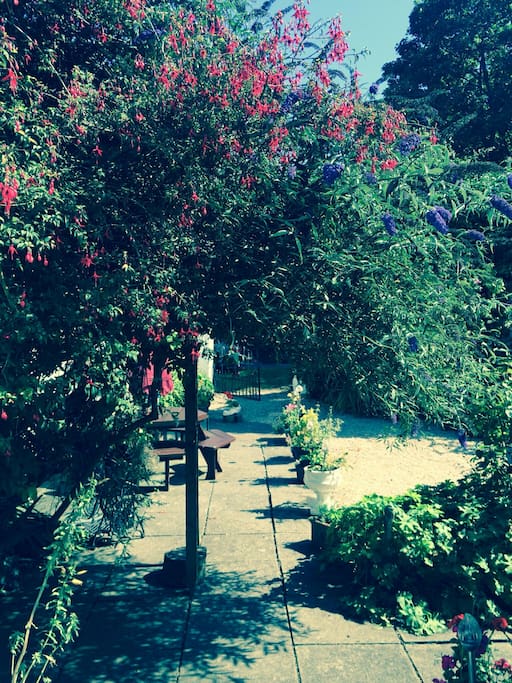 The entrance to
Innyard cottage