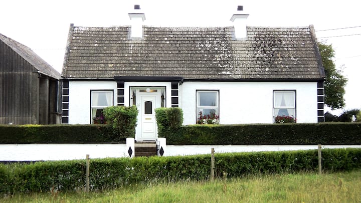 Annaghbeg Cottage — Annaghbeg (clonmacnowen By.)