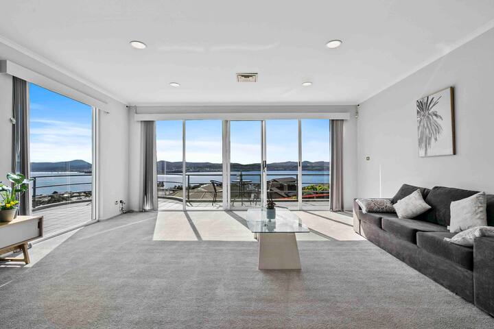 Super nice house with sea view gallery image 3