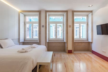 Diogo's modern and comfortable studio apartment