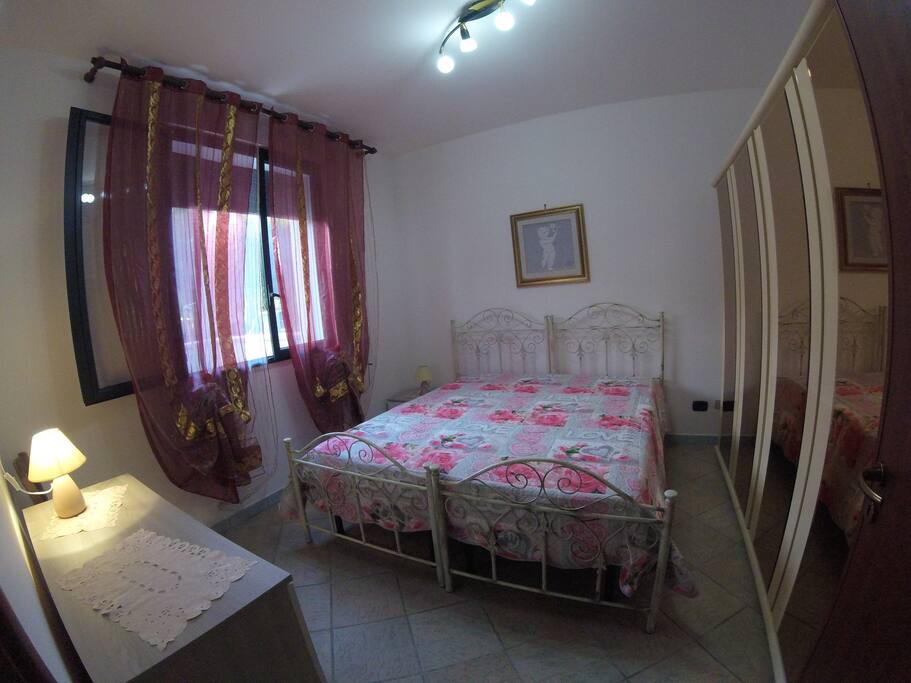 Camera da letto con matrimoniale