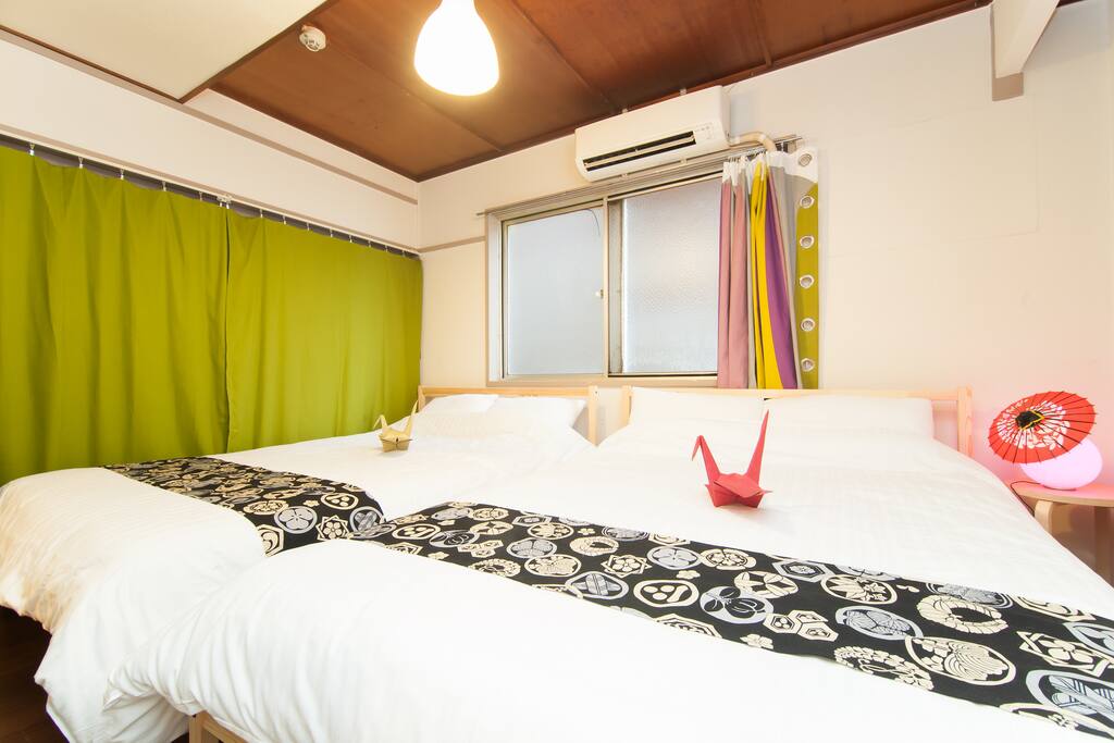bed
Comfortable beds and closet with hangers The following keywords let you easily find the room you want to book. 大阪 難波 USJ 道頓堀 大阪城 心斎橋 梅田 関西空港 京都 神戸 奈良 Namba Osaka USJ Dotombori Osaka Castle Shinsaibashi Umeda Kansai Airport KIX Kyoto Kobe Nara