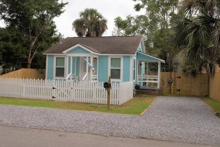 Pensacola Pelican Retreat