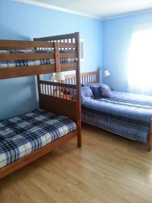 Cozy room for a family of 4 - Clean linens and towels provided.