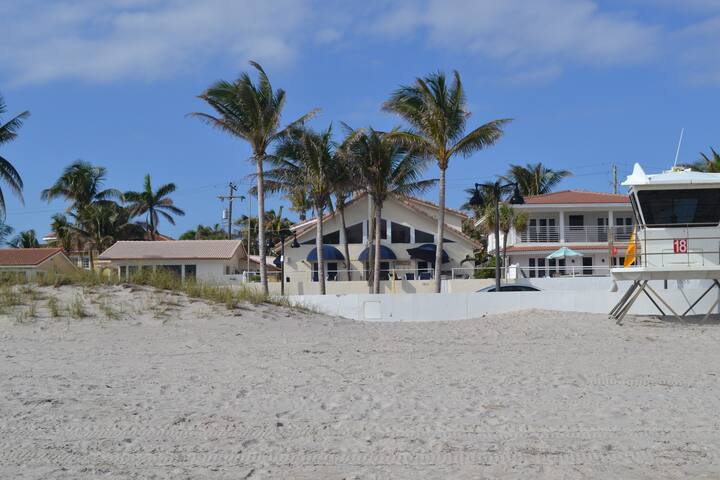 Oceana Blue / Beach Front / Pool / Bar / Relax gallery image 4