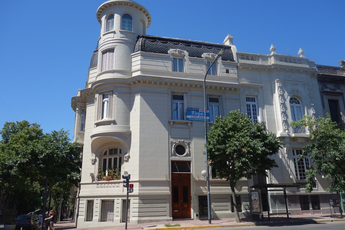 Furnished three-bedroom apartment in San Telmo