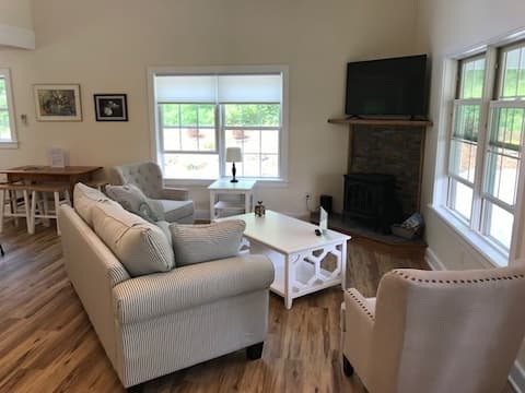 Popular Airbnb listing: Oaks Creek Guest Cottage in Hartwick Seminary