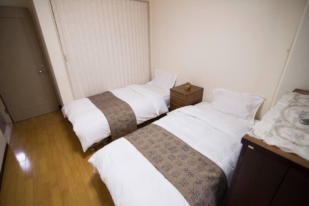 ROOM1