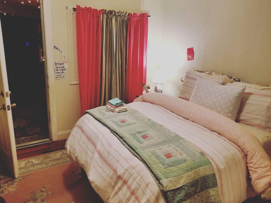 Full size bed with brand new blended comforter and a second down alternative comforter just be sure that you are nice and toasty!
