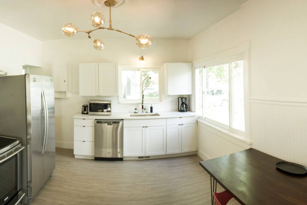 Full kitchen