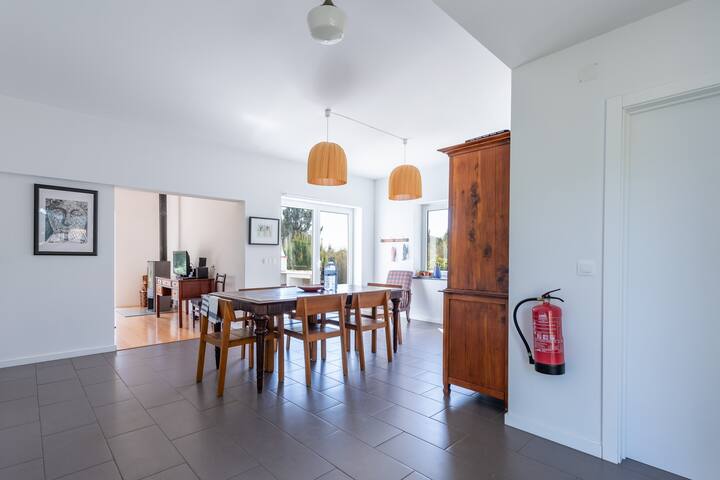 Modern Villa with S. Pool in Private Vineyard gallery image 4