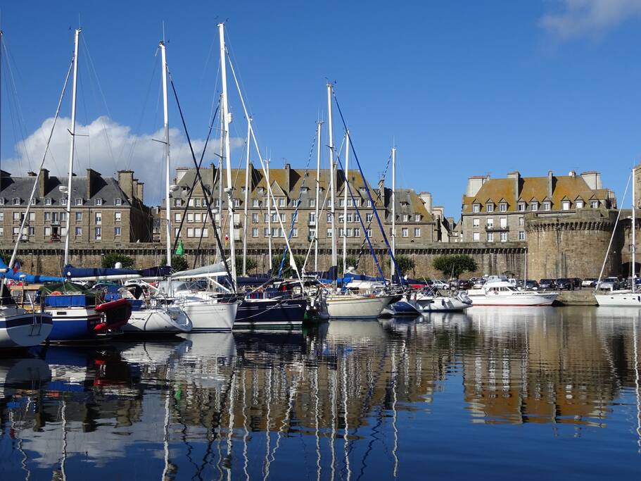 Vue depuis le port de plaisance