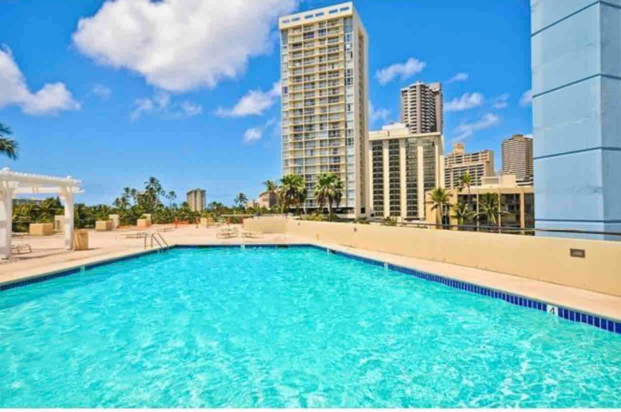 Condo in Honolulu · ★4.72 · Studio · 2 beds · 1 private bath - Image 35