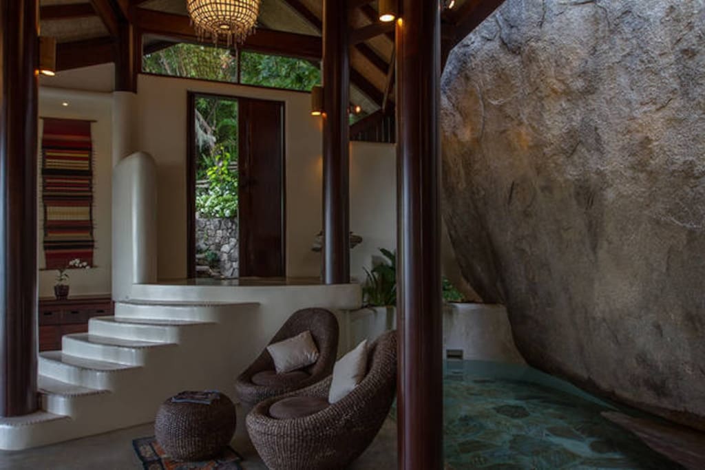 Entrance and plunge pool