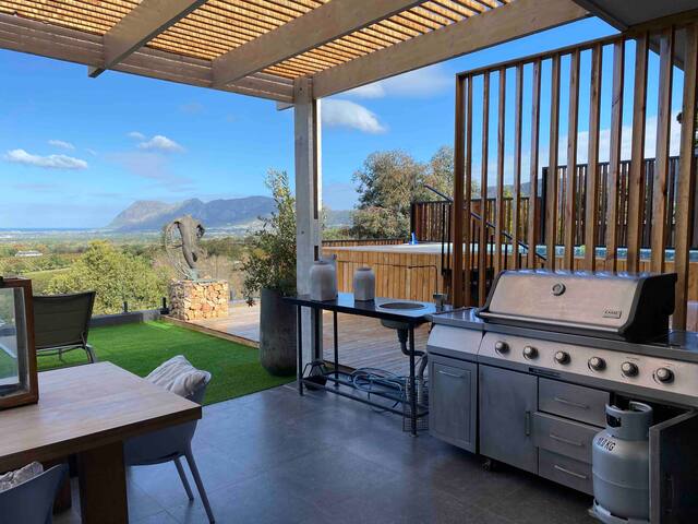 Constantia View Penthouse -two bed, two bath gallery image 4