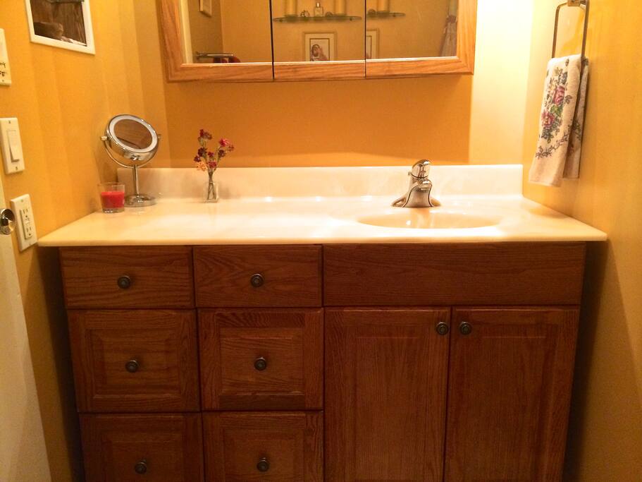 Full bathroom down the hall (shared if other guests are also staying, private if not)