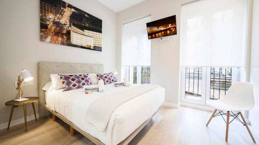 CHIC & CENTRAL DESIGN APART 5 PAX ! 3 BEDROOMS gallery image 3