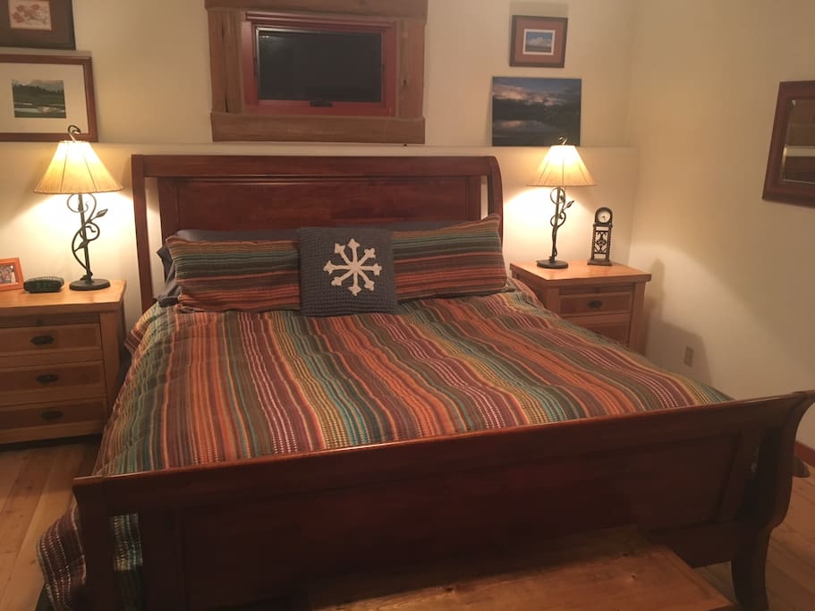 Private Room with King Size Bed