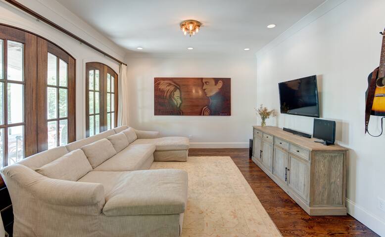 Mediterranean Oasis and Heated Pool gallery image 5