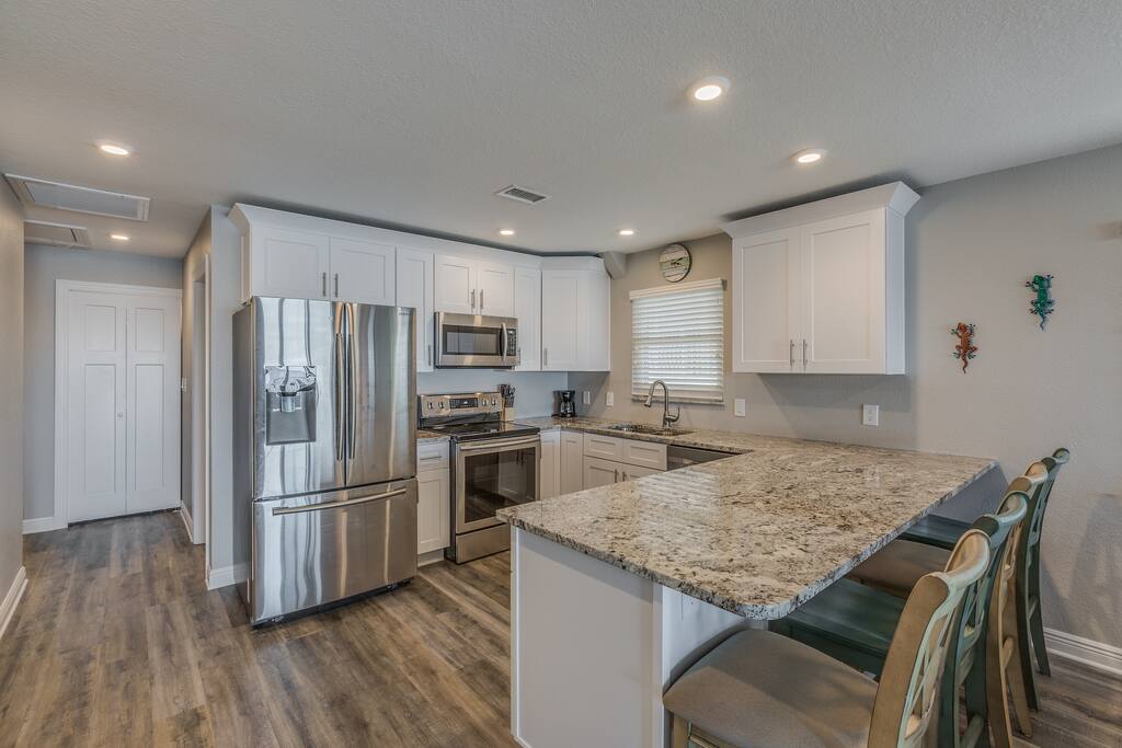 Full kitchen if you wish to cook
