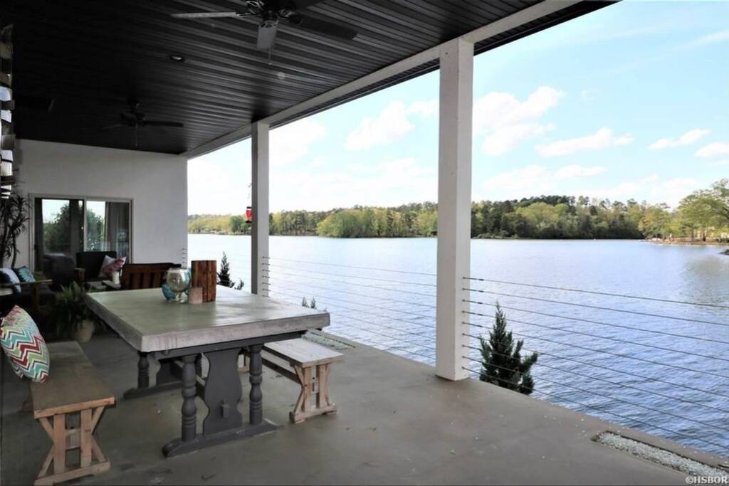 Luxury Lakehouse with a View Houses for Rent in Hot Springs, Arkansas