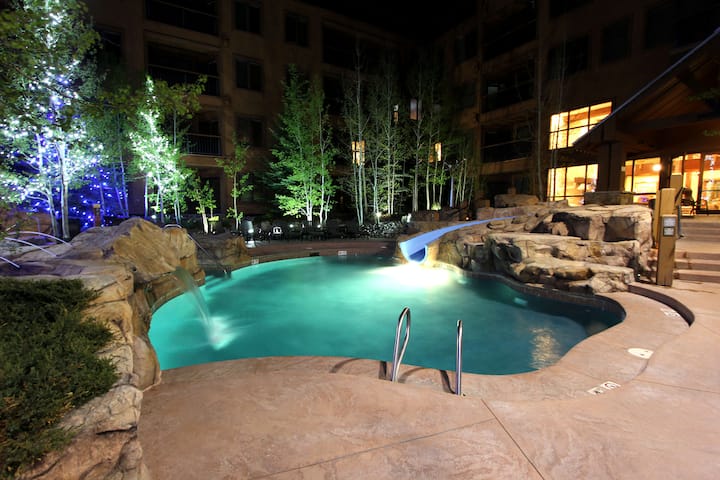 2br Ski Condo Next To Lift + Swim Pool + Hot Tub - Keystone, CO